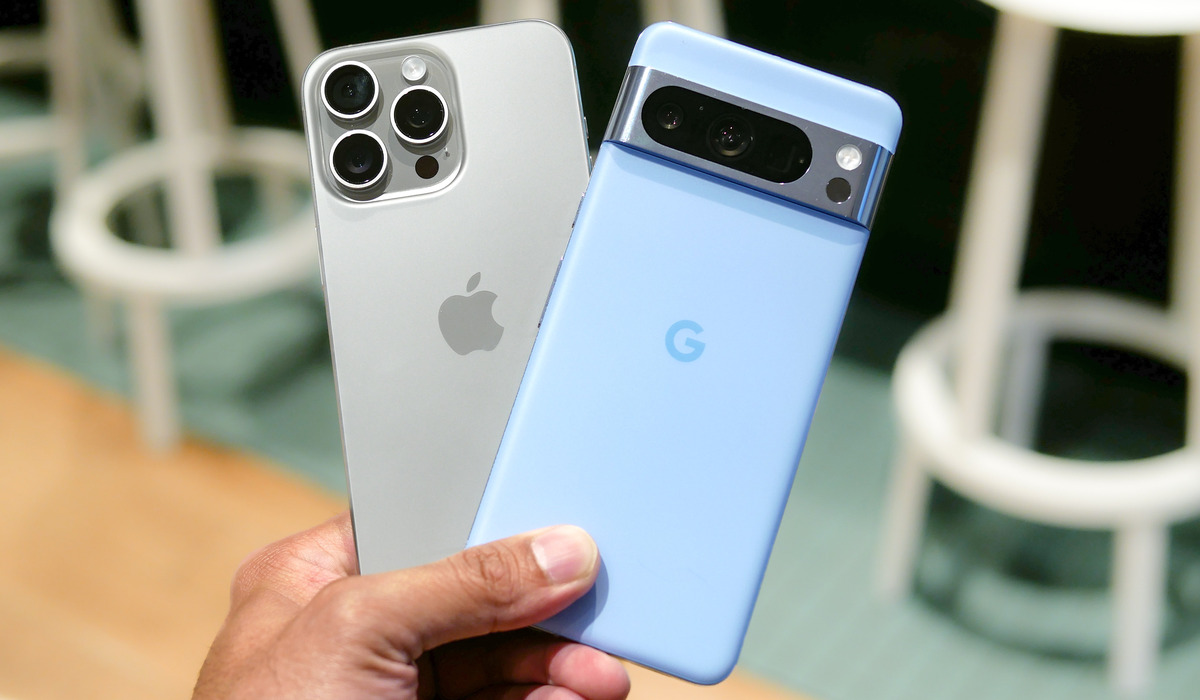 Google Pixel 8 vs iPhone 15 Pro Max: Which Advanced Smartphone is Better for You?